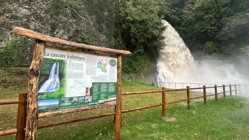 Asso – Lo spettacolo della Cascata Vallategna in piena